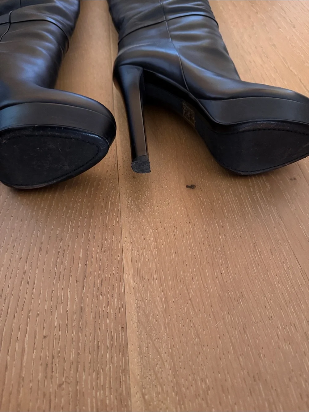 Gucci Black Knee-High Platform Leather Boots with Silver Buckle
